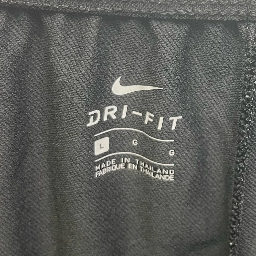Nike Black Athletic Shorts Size‎ Large T7